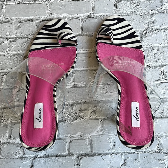DAZIE | Copenhagen Heels in Zebra / Clear - Picture 2 of 9